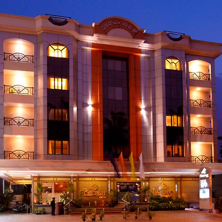 The President Hotel Bangalore Dış mekan fotoğraf
