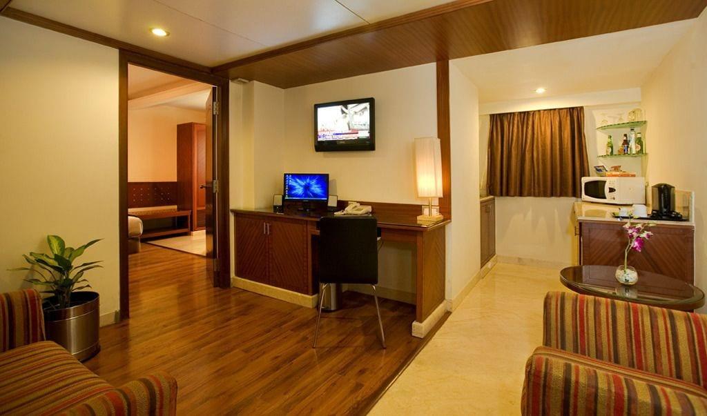 The President Hotel Bangalore Dış mekan fotoğraf