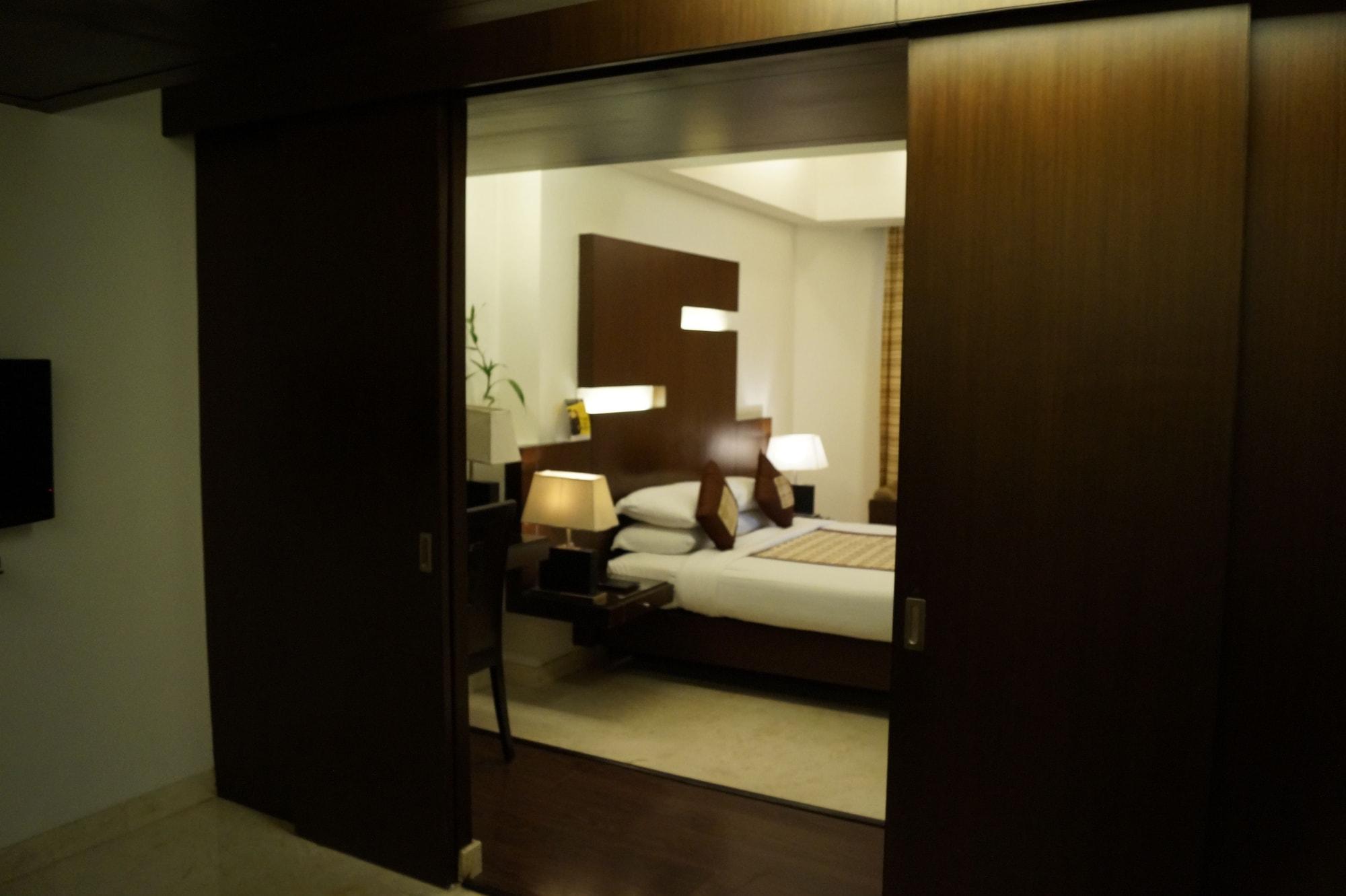 The President Hotel Bangalore Dış mekan fotoğraf