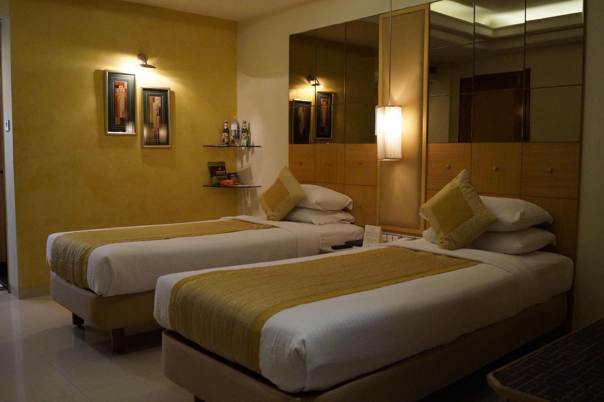 The President Hotel Bangalore Dış mekan fotoğraf