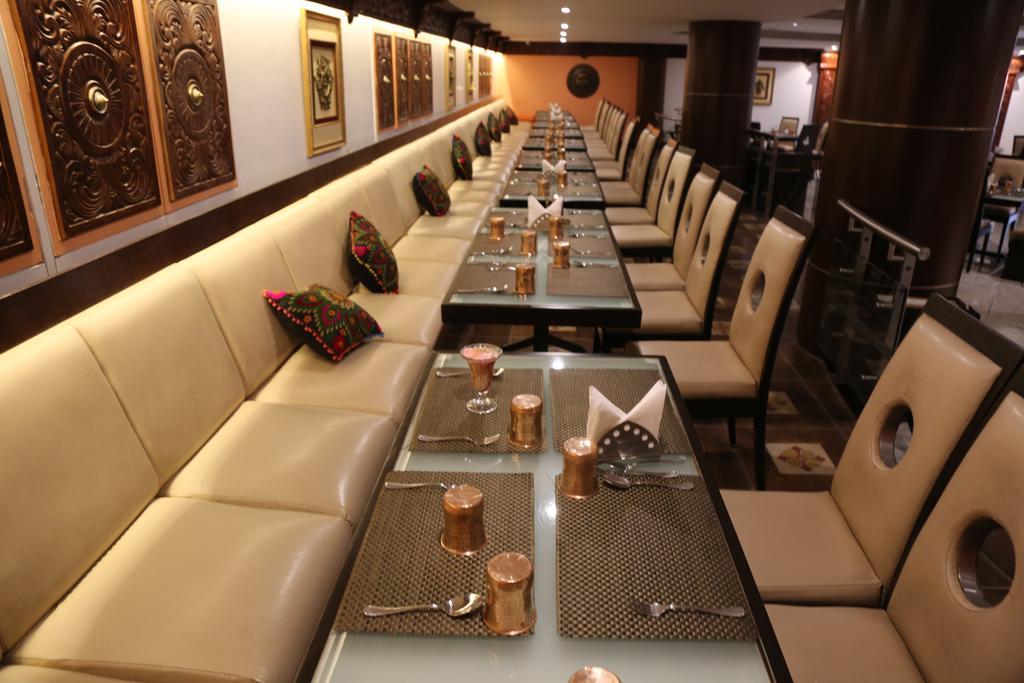 The President Hotel Bangalore Dış mekan fotoğraf