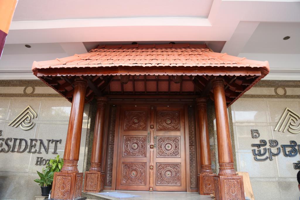 The President Hotel Bangalore Dış mekan fotoğraf