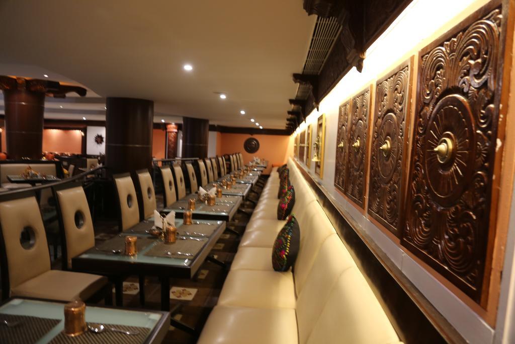 The President Hotel Bangalore Dış mekan fotoğraf