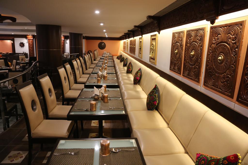 The President Hotel Bangalore Dış mekan fotoğraf