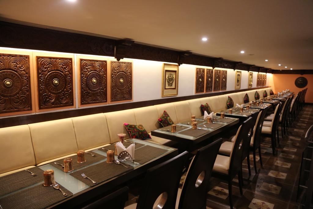 The President Hotel Bangalore Dış mekan fotoğraf