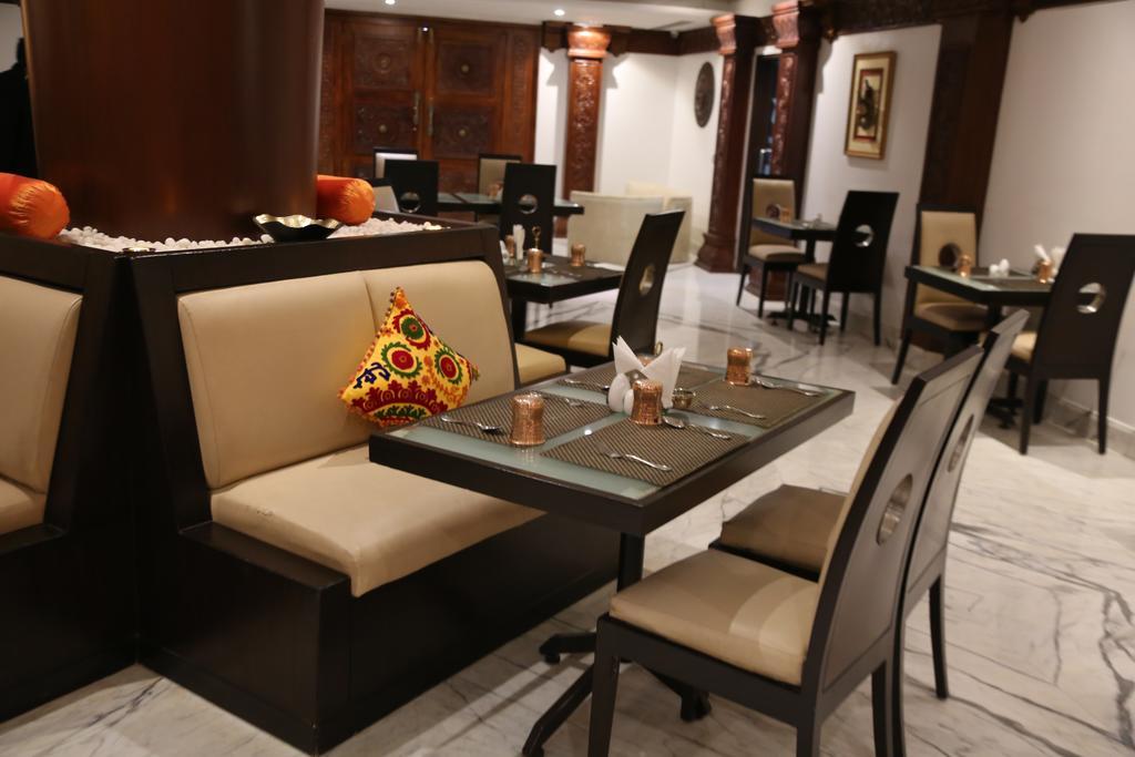 The President Hotel Bangalore Dış mekan fotoğraf