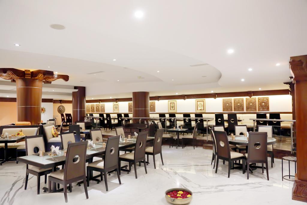 The President Hotel Bangalore Dış mekan fotoğraf