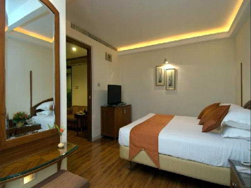 The President Hotel Bangalore Dış mekan fotoğraf
