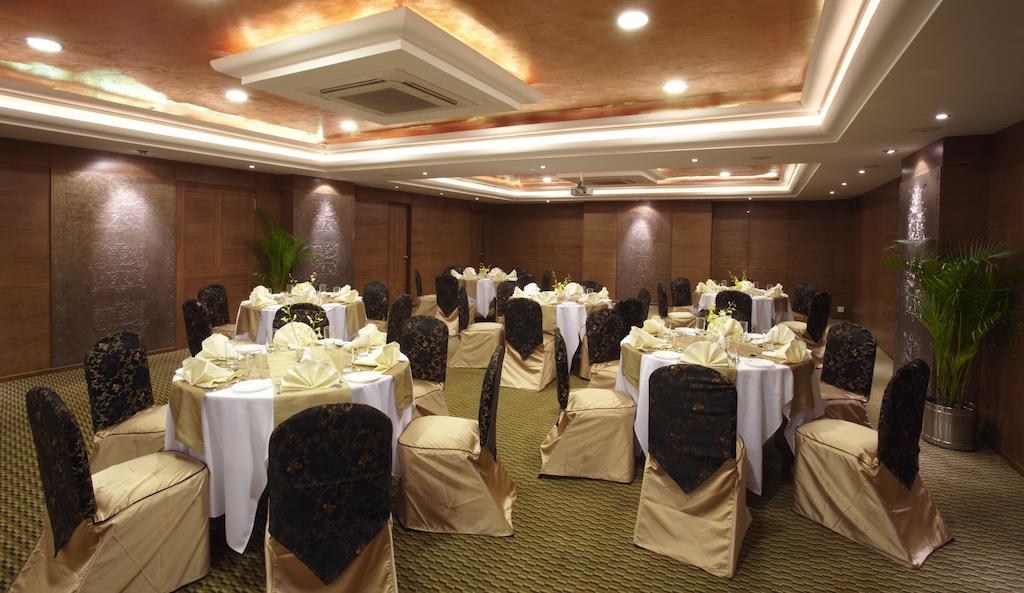 The President Hotel Bangalore Dış mekan fotoğraf