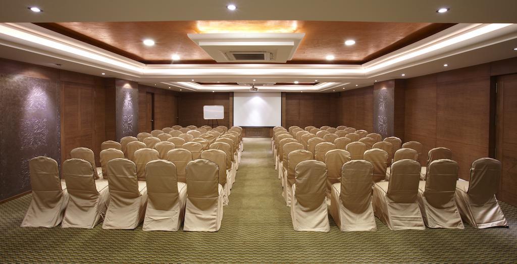 The President Hotel Bangalore Dış mekan fotoğraf